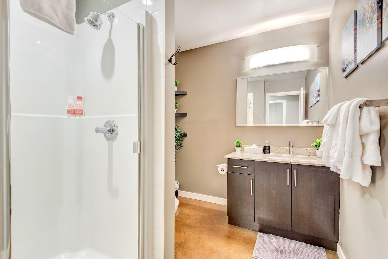 Modern 2Br Condo - King Bed - Downtown City Views Calgary Extérieur photo